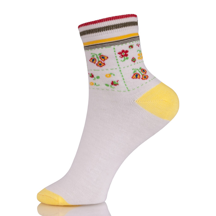 White Random Place Pattern Flower Socks