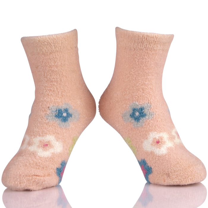 Pretty Girl Flower Jacquard Fashion Fuzzy Socks
